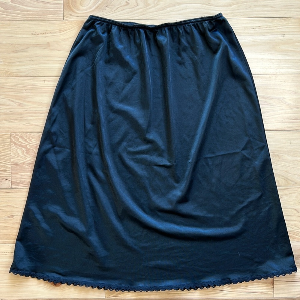 Vintage Warner’s Perfect Measure Black Slip Skirt | Size Large
